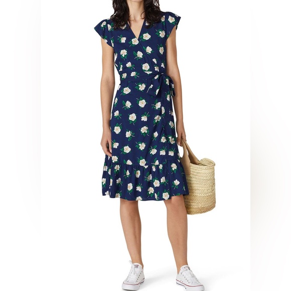 Draper James Dresses & Skirts - Draper James Navy Floral Flutter Wrap Dress